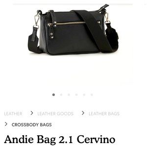 COPY - Roots Black Leather Andie bag 2.1